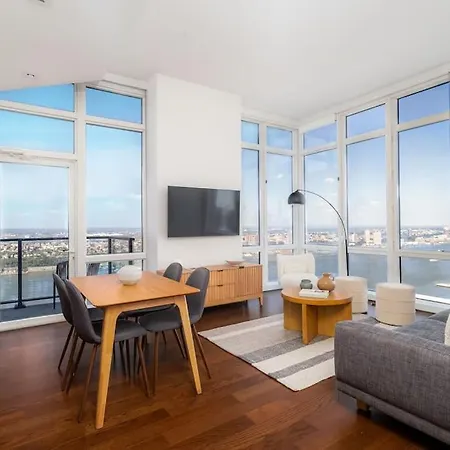 Stunning Apartment By Time Square & Hudson Yards